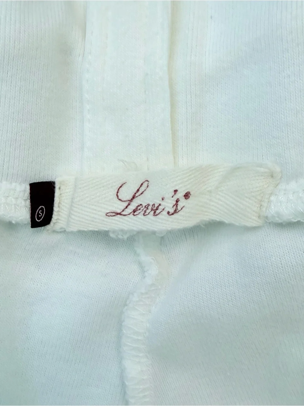 Vintage Levi's Women’s White Cargo Cotton Bermuda Shorts - Casual